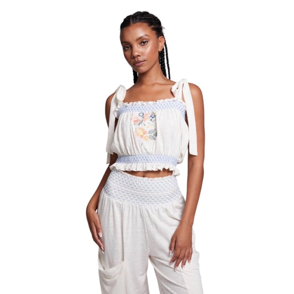 Chaser Lirhetta Floral Bouquet White Embroidery Crop Top S NEW